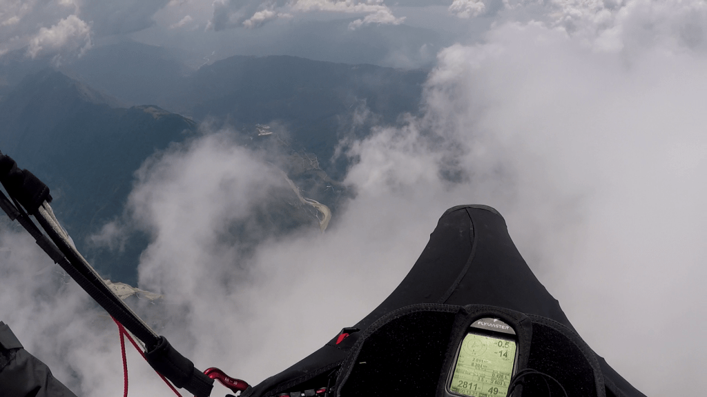 Paragliding high cloudbase